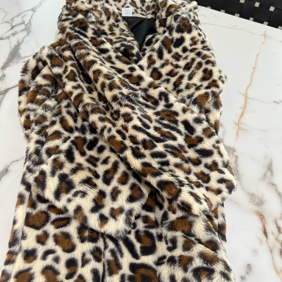 YELLOWSTONE COSTUME - Picture 5 of 5